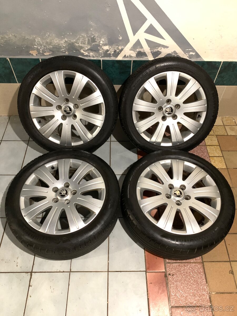 Alu kola Škoda R17 5X112 LETNÍ PNEU 205/50 R17 FLASH