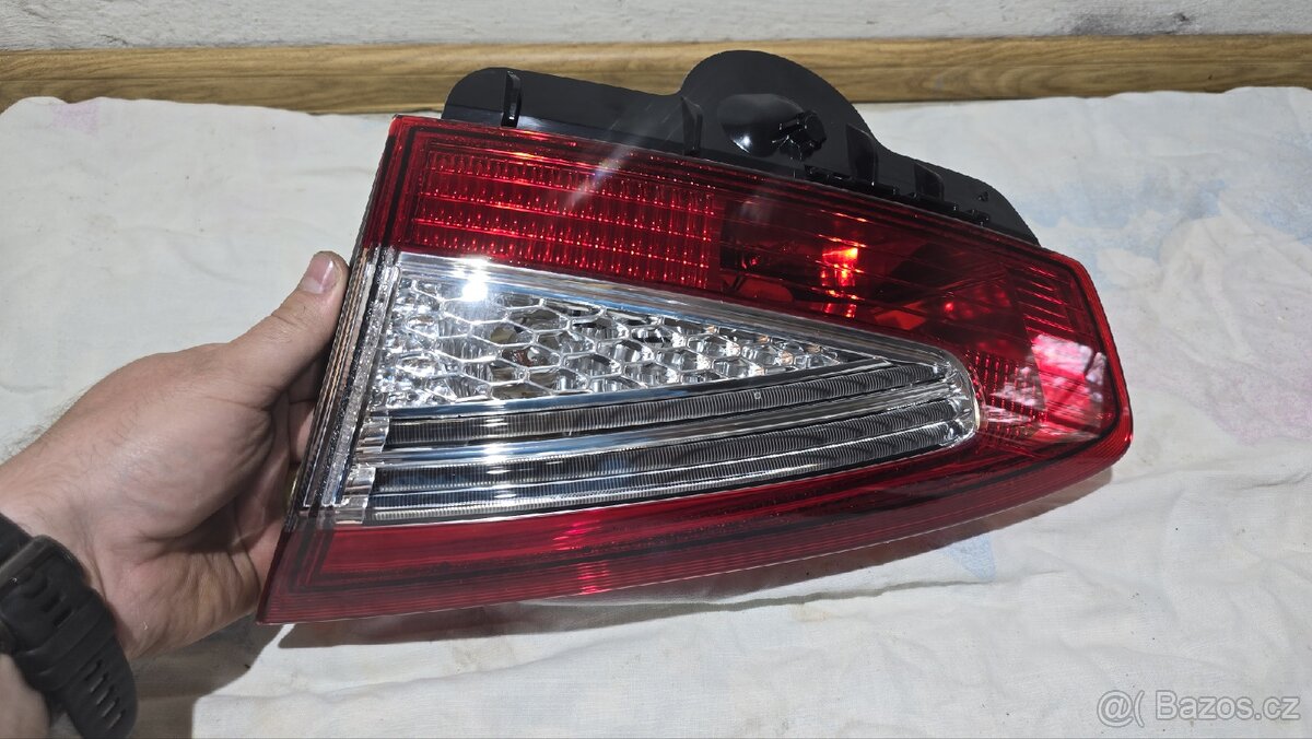 Zadní pravé světlo Mondeo Mk4 Kombi facelift
