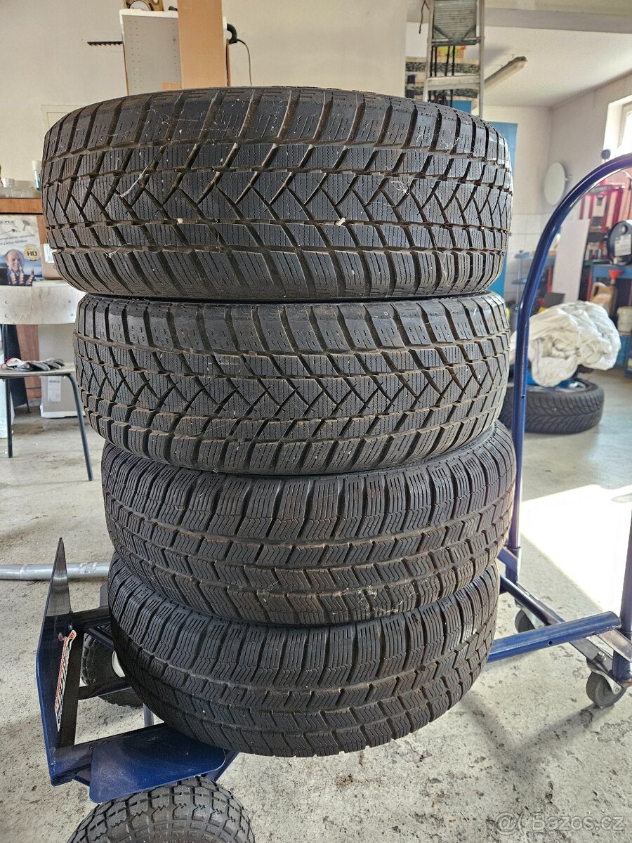 Zimní pneu 195/65 R 15   čislo 31