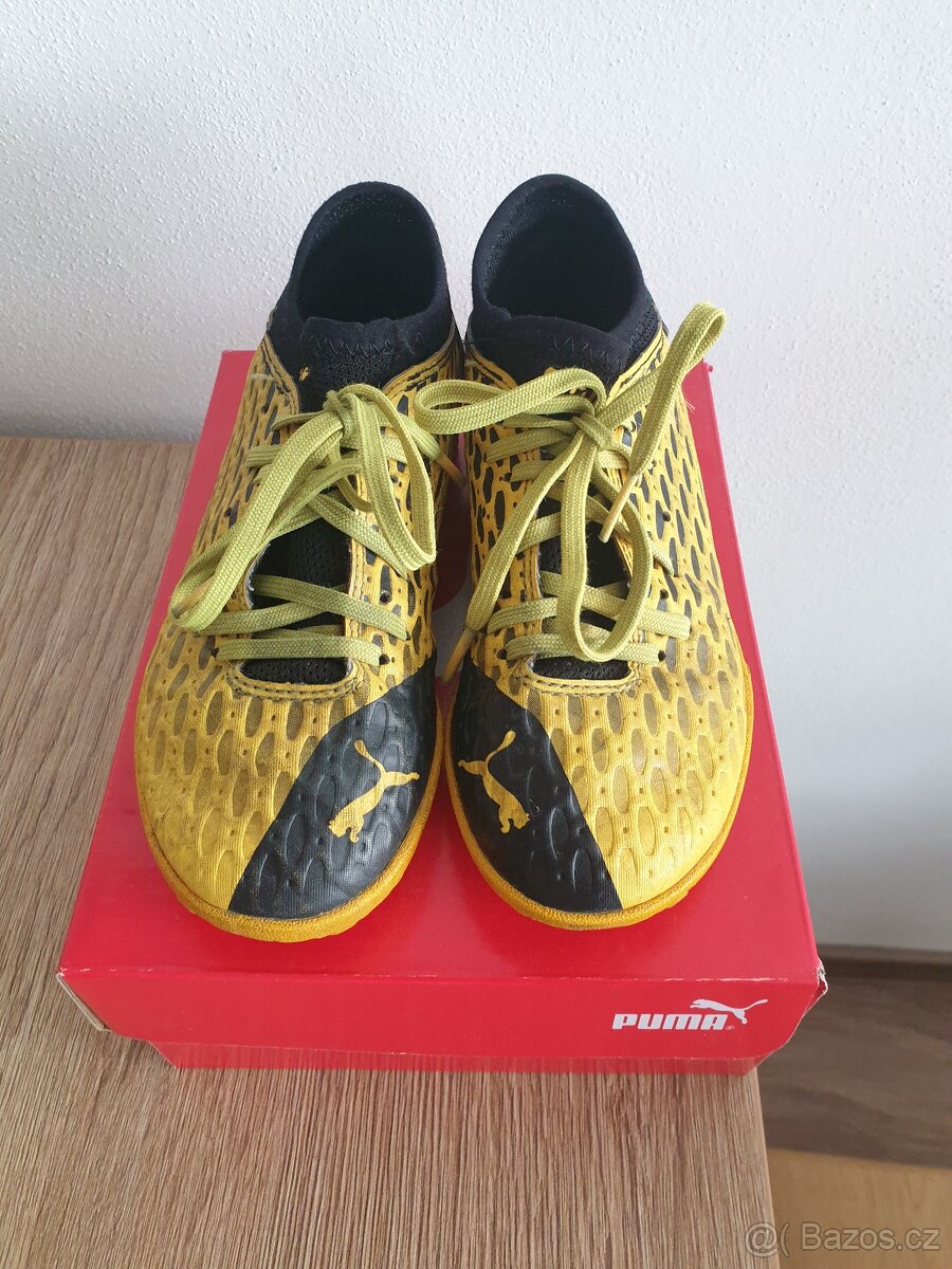 Fotbalová obuv zn. PUMA Ultra Yellow-Black č. 33