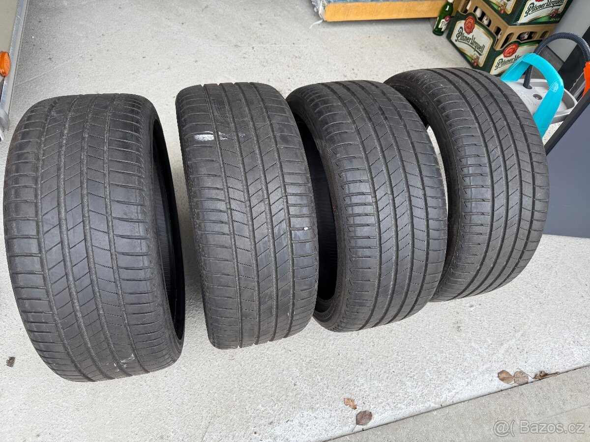 Skoro nové letní pneu 245/40 R19 94W