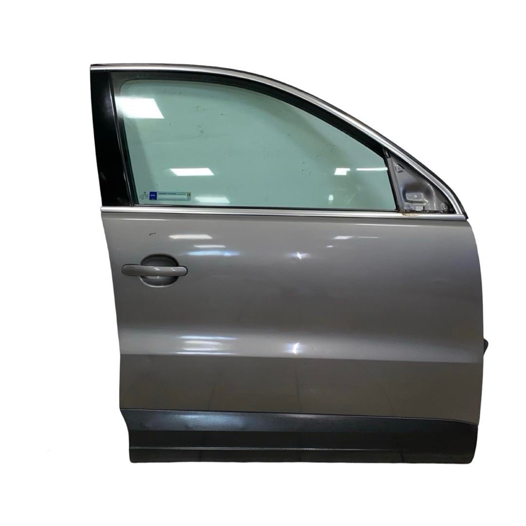 Pravé přední dveře šedá LD7S VW Tiguan 5N facelift r.v. 2013