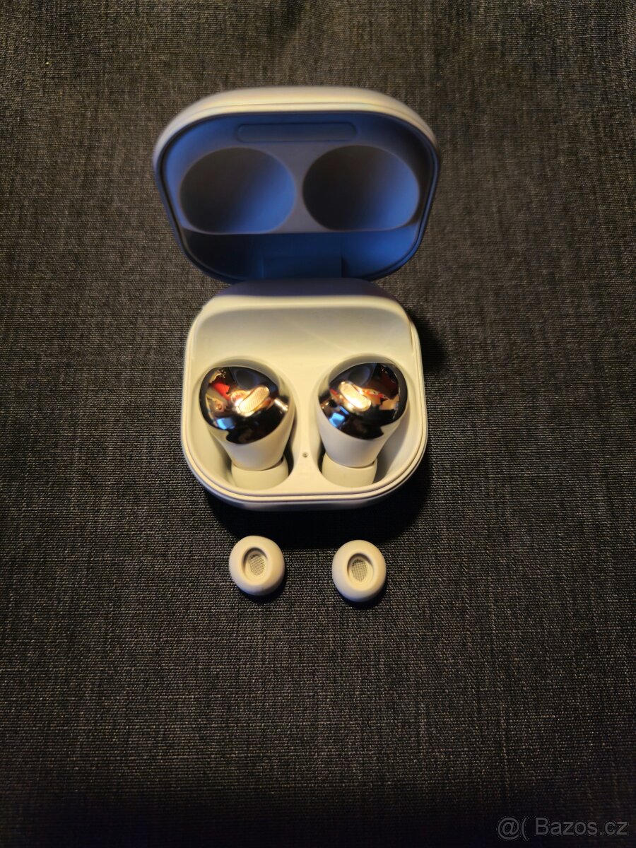 Bezdrátové sluchátka Samsung galaxy buds pro stříbrné