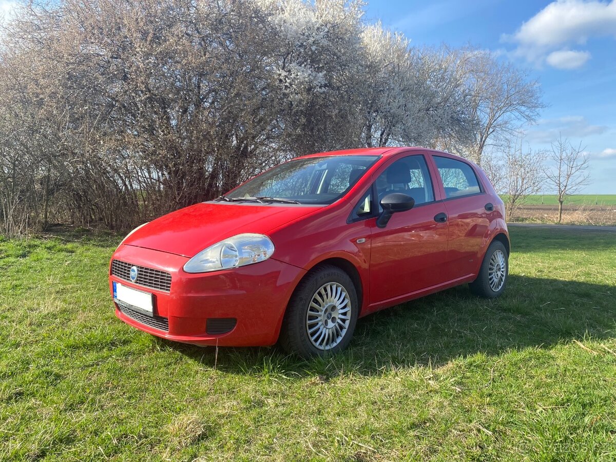 Fiat Punto Grande 1.2 / 48 kw / 2008 / červená / 102 tis. km