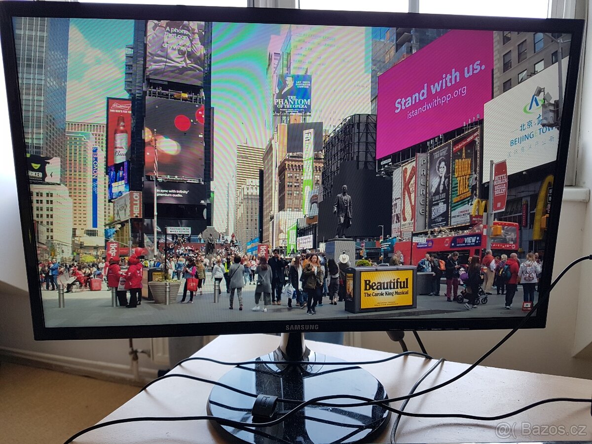 Samsung S24F350 - LED monitor 24" bez adapteru,Full HD