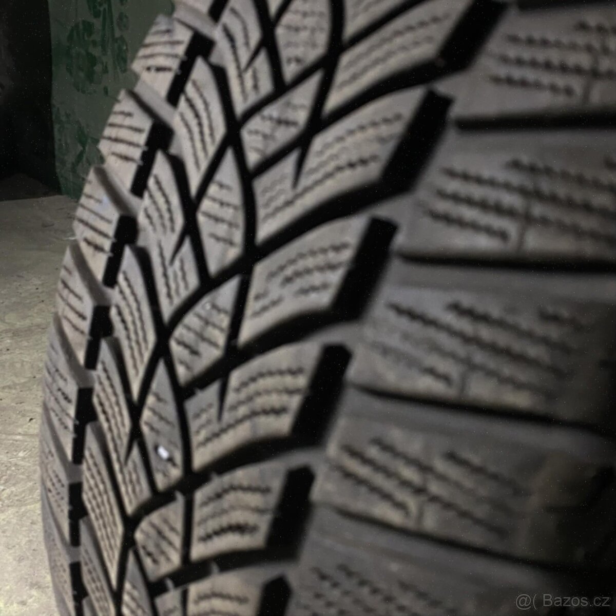 Zimní pneu 225/40 R19 93W Goodyear 7mm