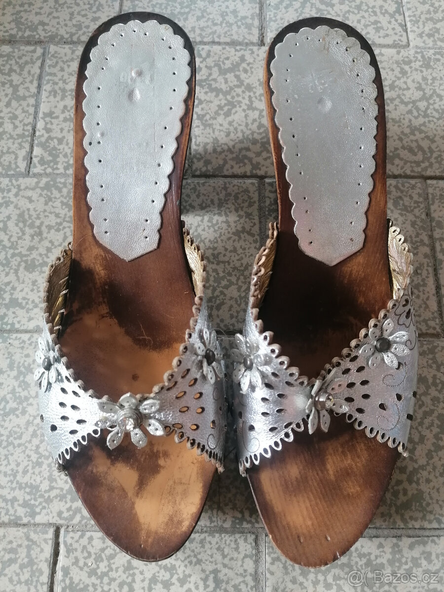 Letní stříbrné pantoflíčky