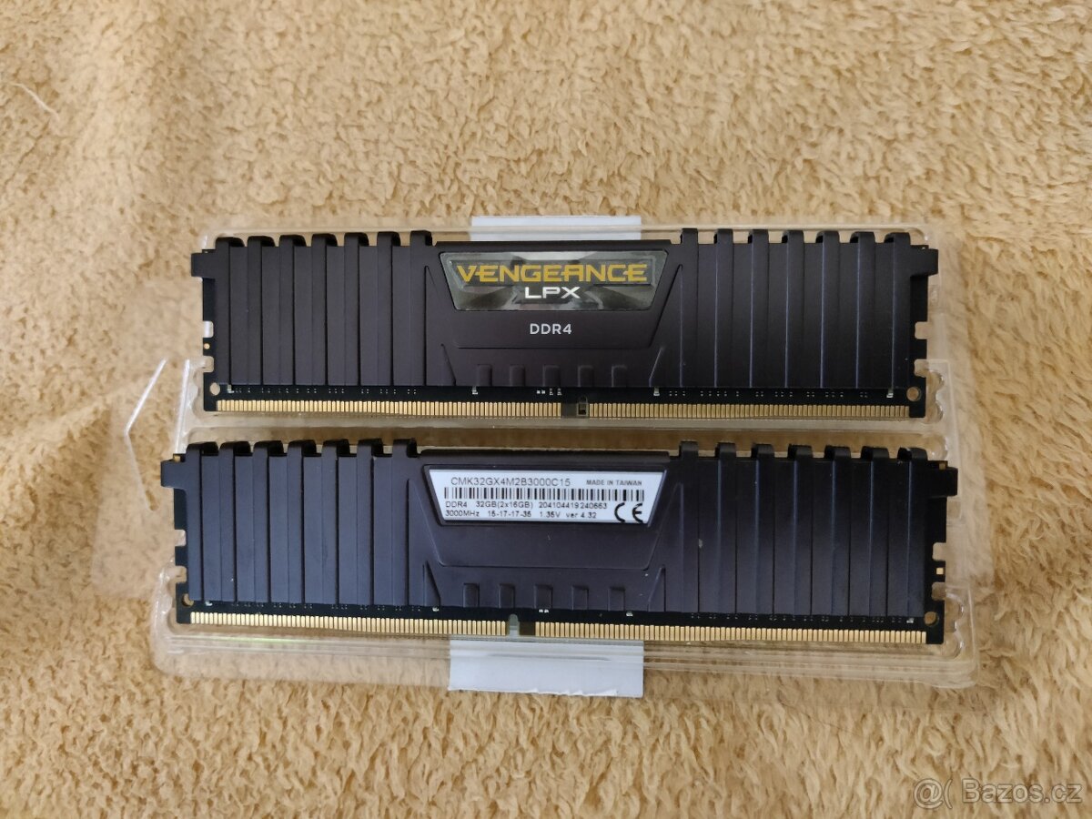 Prodám funkční RAM 32GB (2x16GB) DDR4 3000MHz CL15