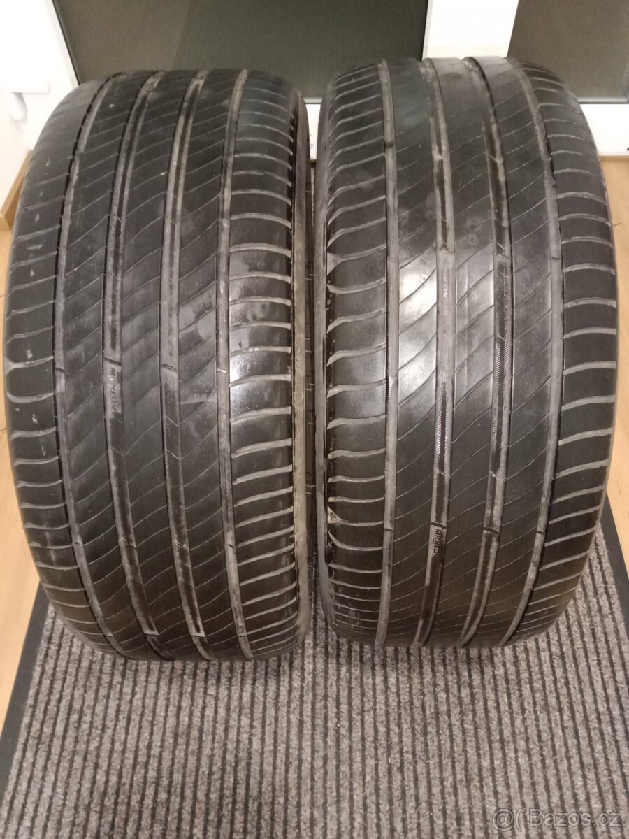 Pneu Michelin 245/45/18 letni