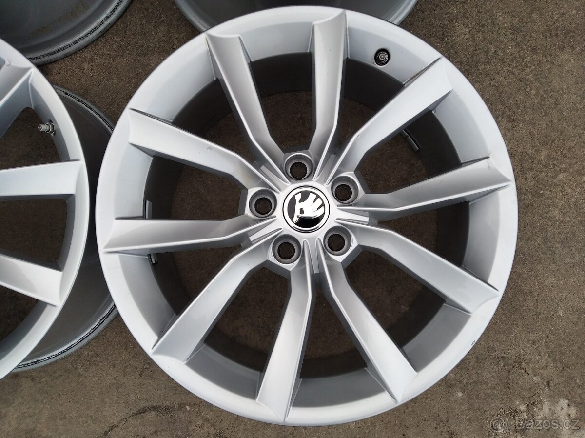 Prodám originální sadu disků Škoda Superb III R18