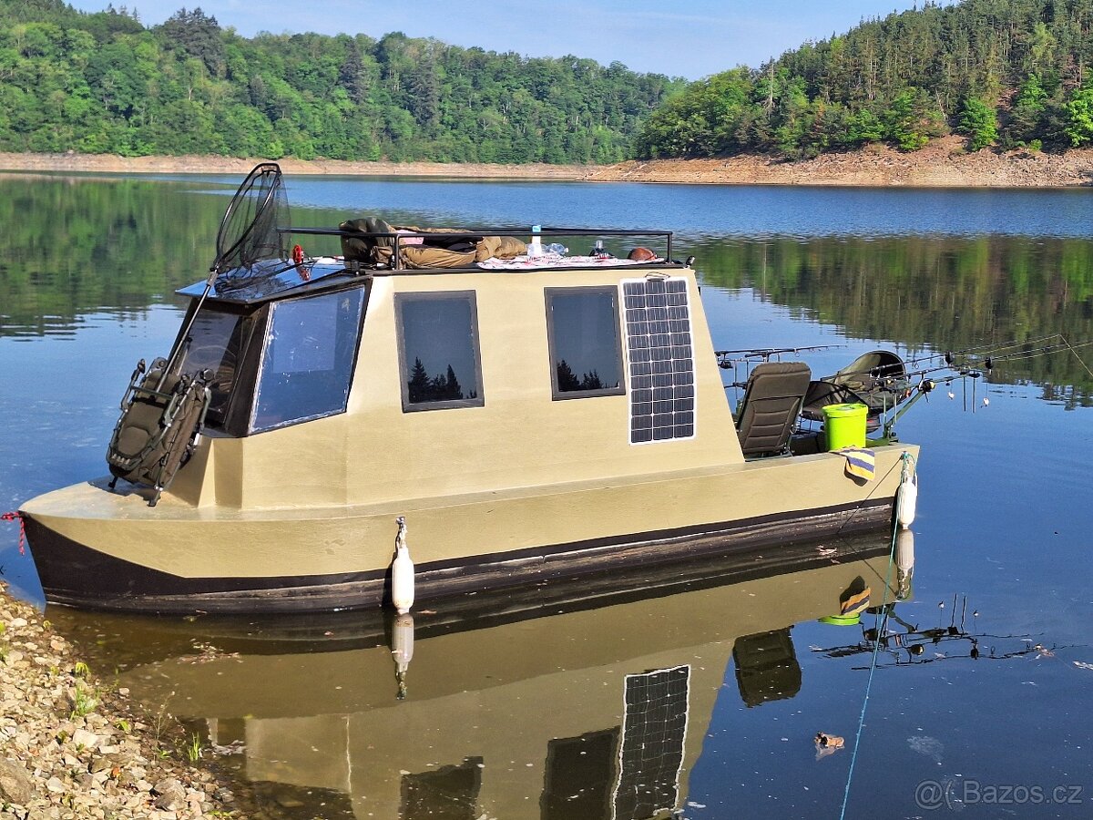 Prodám nebo pronájmu rybářská lod na Orlické přehradě