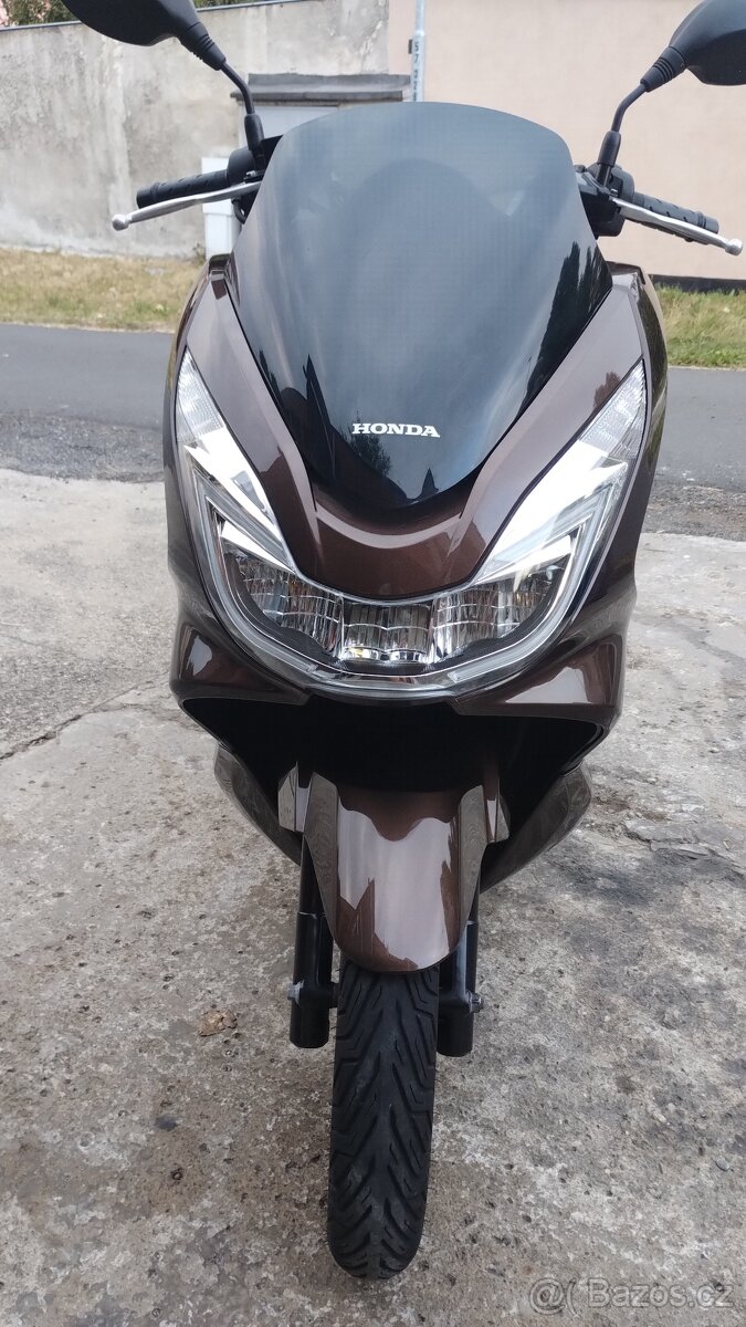 2014 Honda pcx 125 najeto 13t.km mozno ridit s ridicakem B