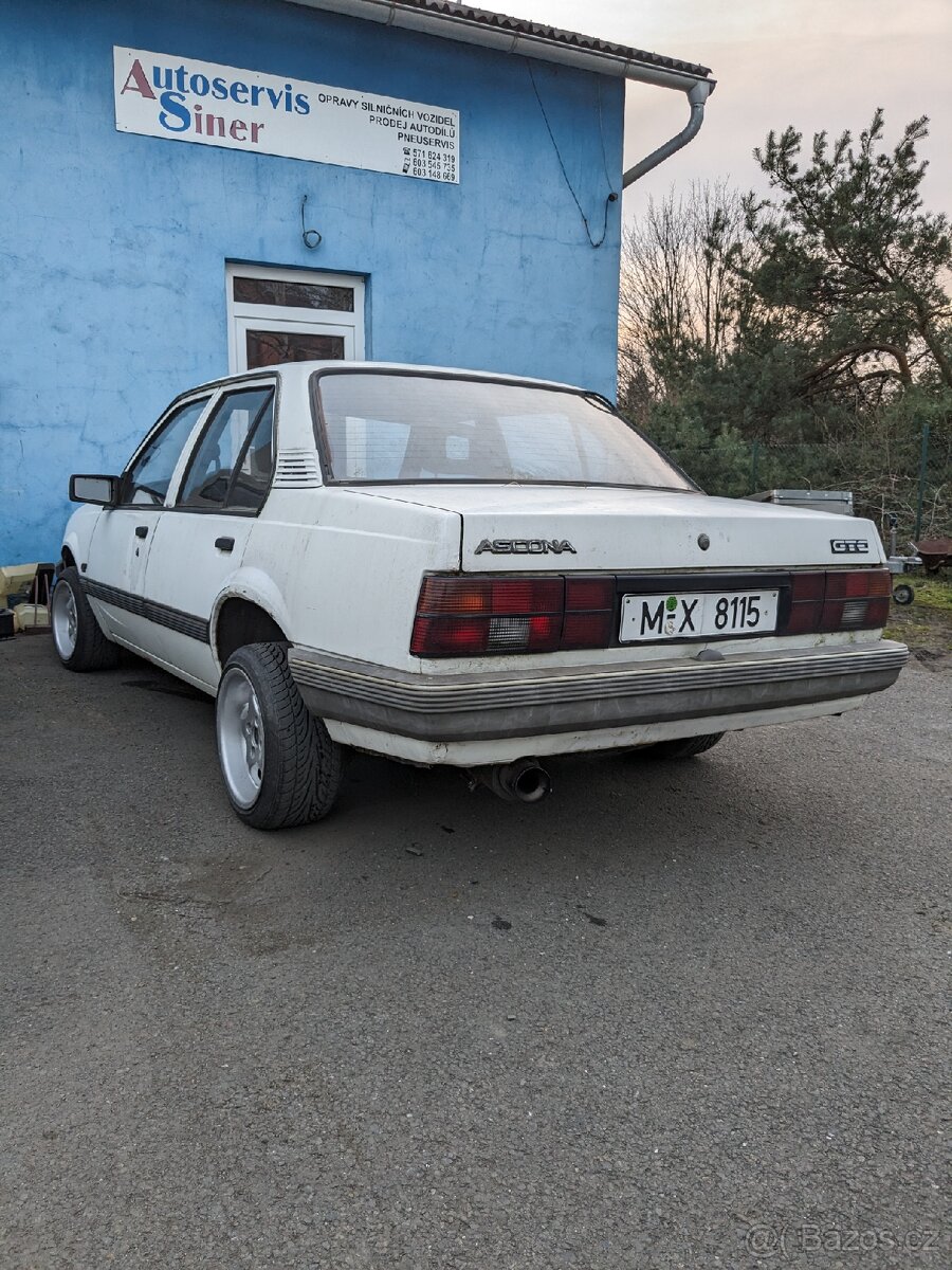 Opel ascona C