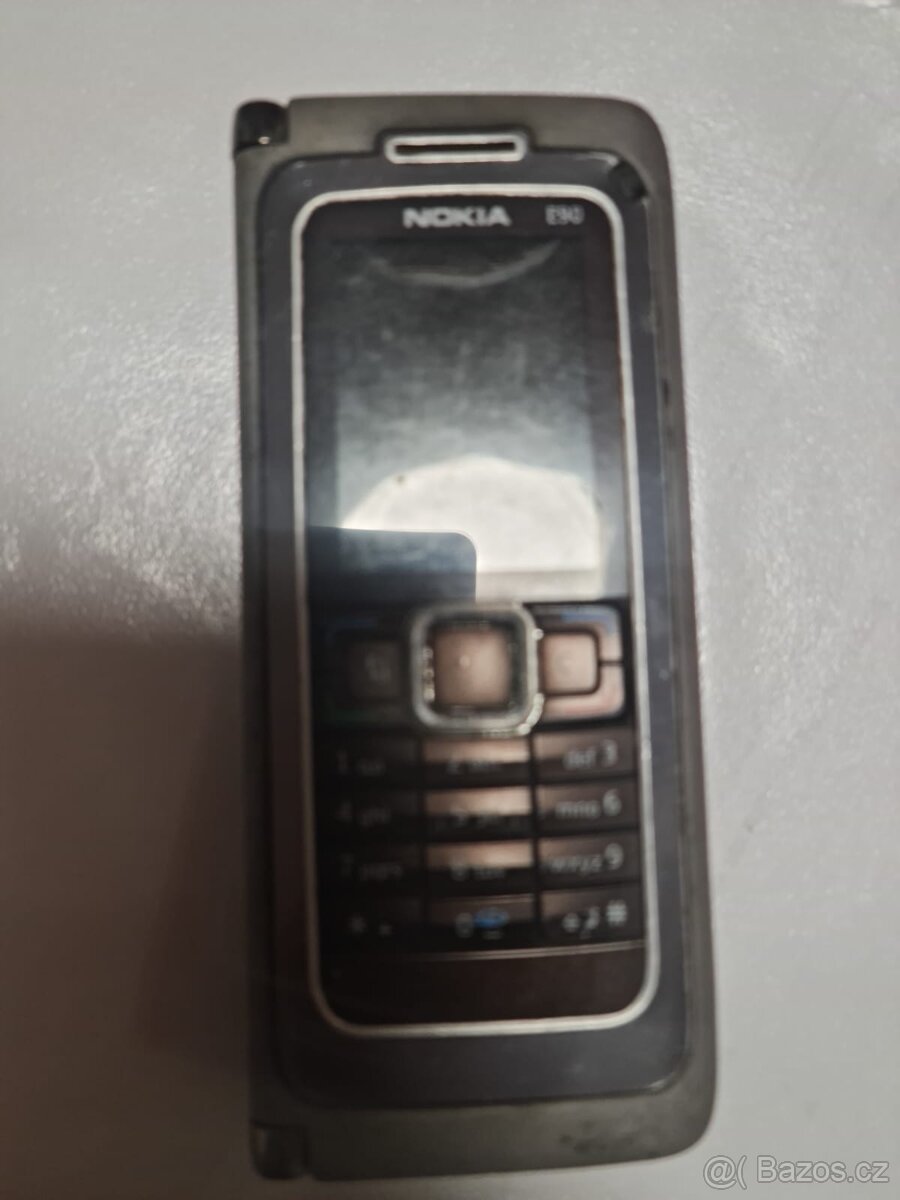 Nokia E90 Komunikátor