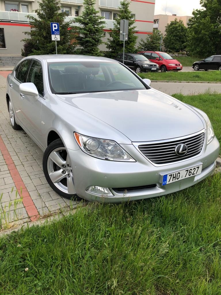 Lexus LS 460