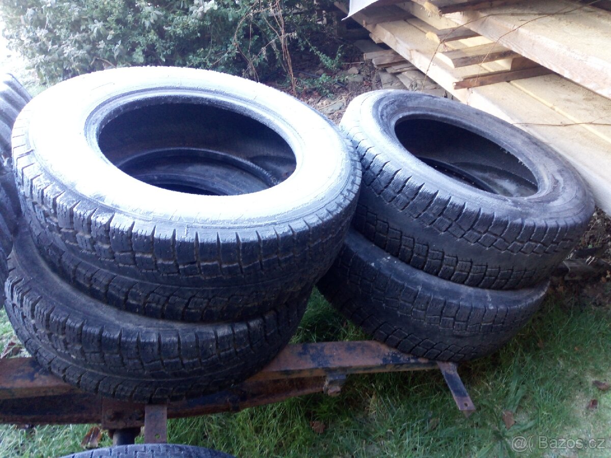 215/65 R16C Vraník