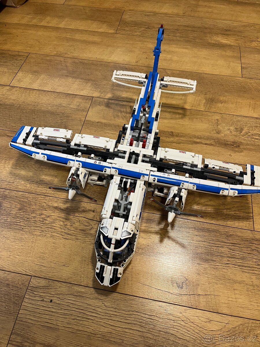 Lego technics 42025 letadlo