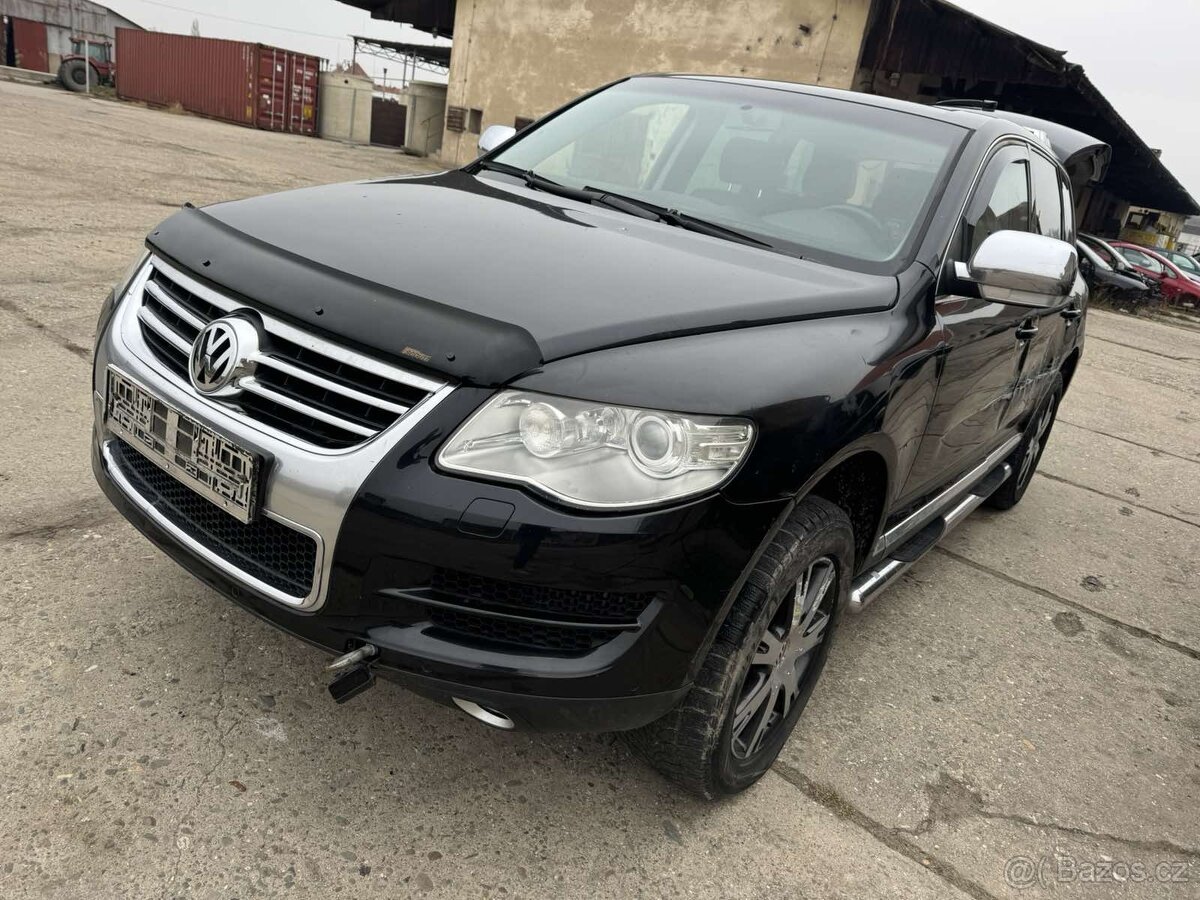 Přední nárazník VW Touareg face 2007-2010 / Náhradní díly