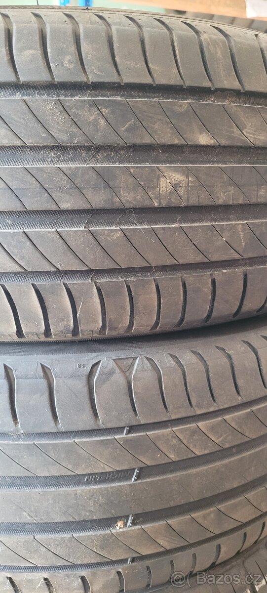 Prodám 2ks Pneumatiky Letní 215/55 R16 Michelín