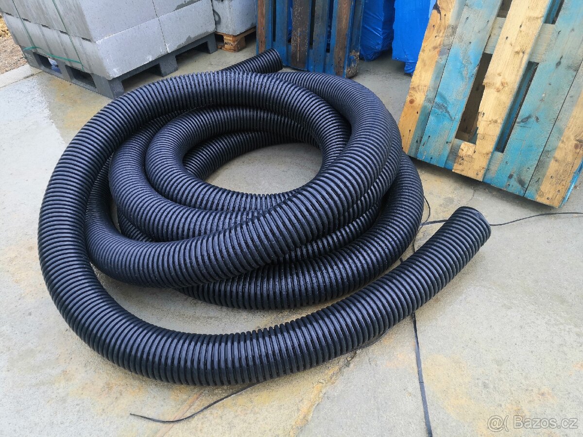 Prodám drenážní trubku 160mmx 21,5m