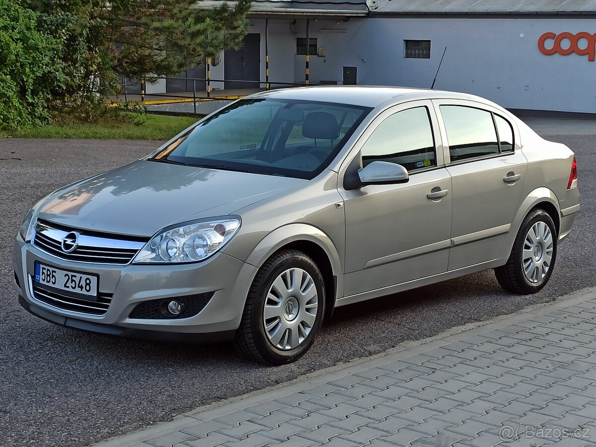 OPEL ASTRA 1.6i .. 3/2008 .. GARANCE KM .. původ ČR .. PĚKNÁ