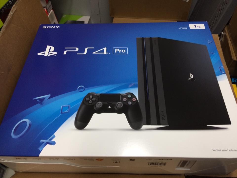 Playstation 4 Pro 1TB v záruce