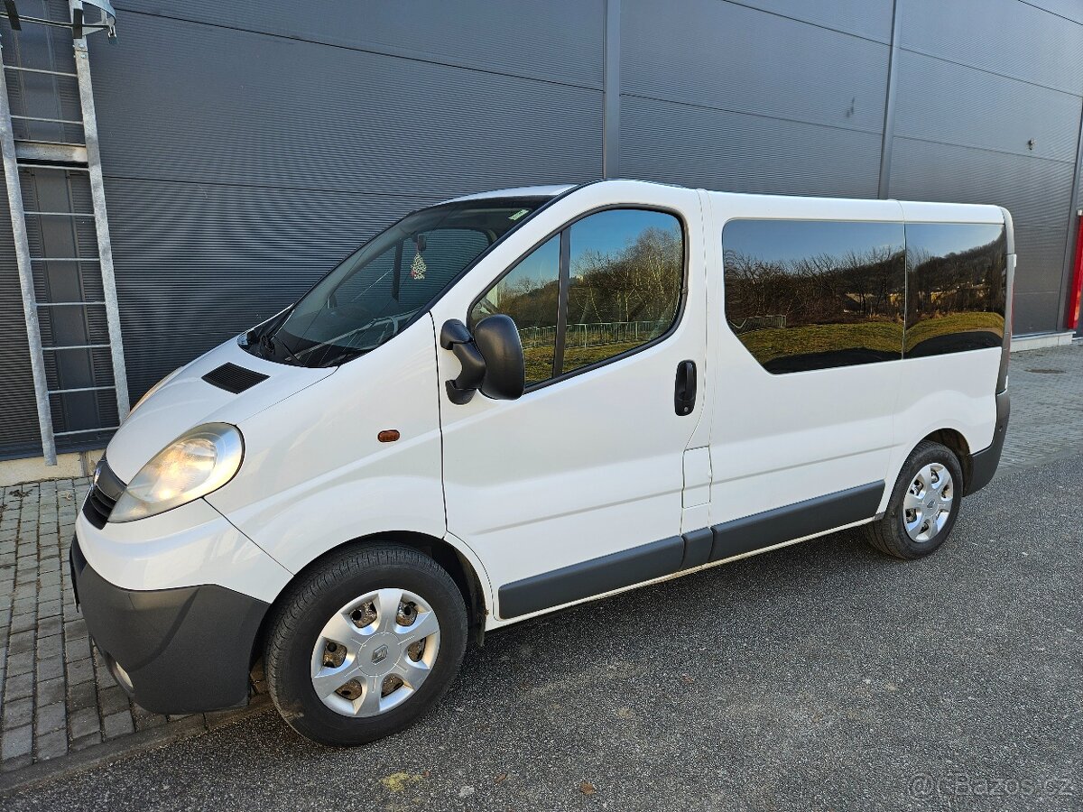 Opel Vivaro Passenger 2.0 84KW 2013 9 miest