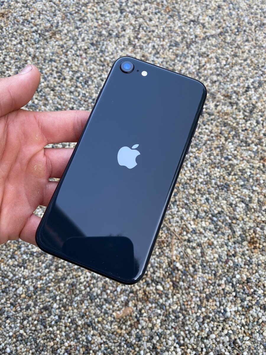 iPhone SE 2020 - baterie 100% (black)