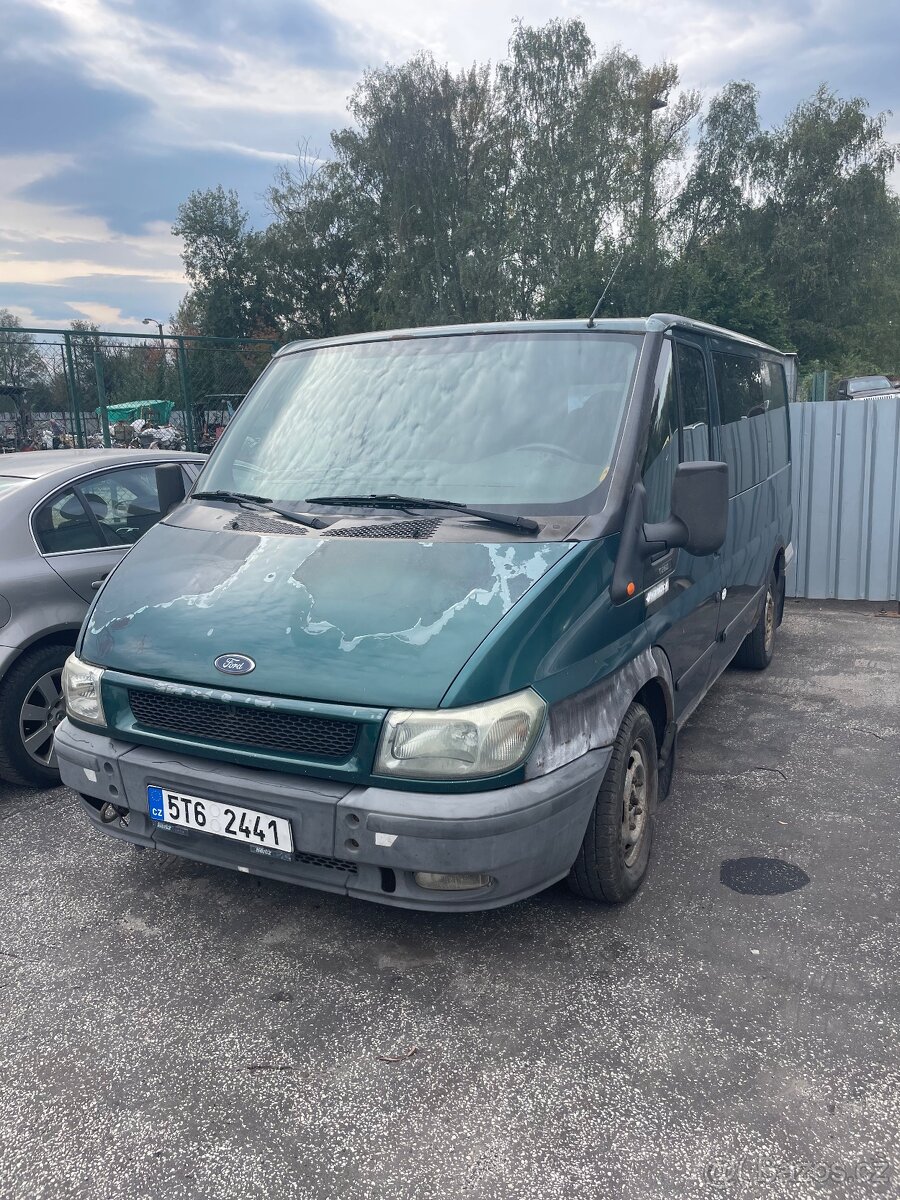 Ford Transit 2.0 diesel, r.v. 2002, 5 míst