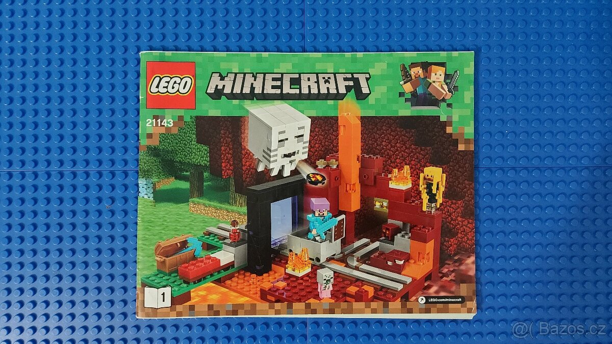 Lego Minecraft 21139 a 21143 + dárek