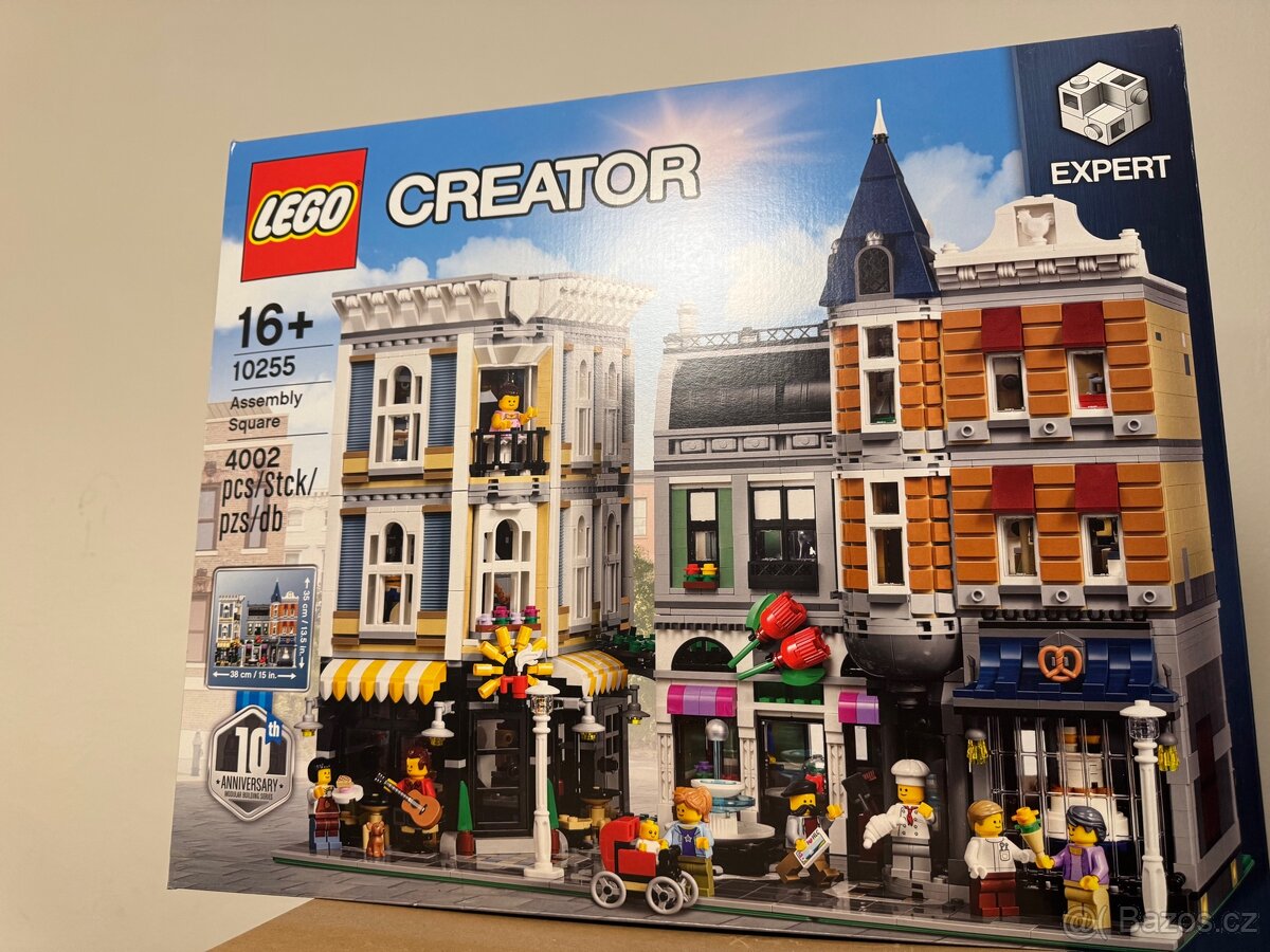 Lego 10255 Shromáždění na náměstí