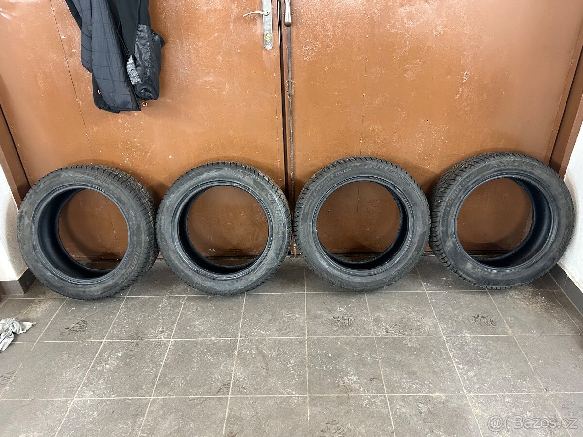 Prodám gumy 215/55/17 Hankook