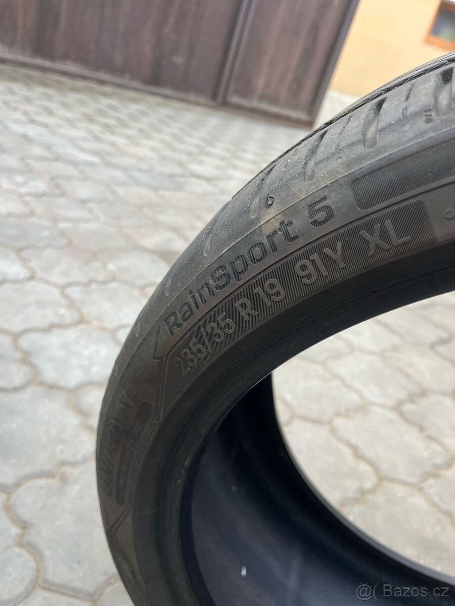 Prodám gumy/pneumatiky 235/35 R19