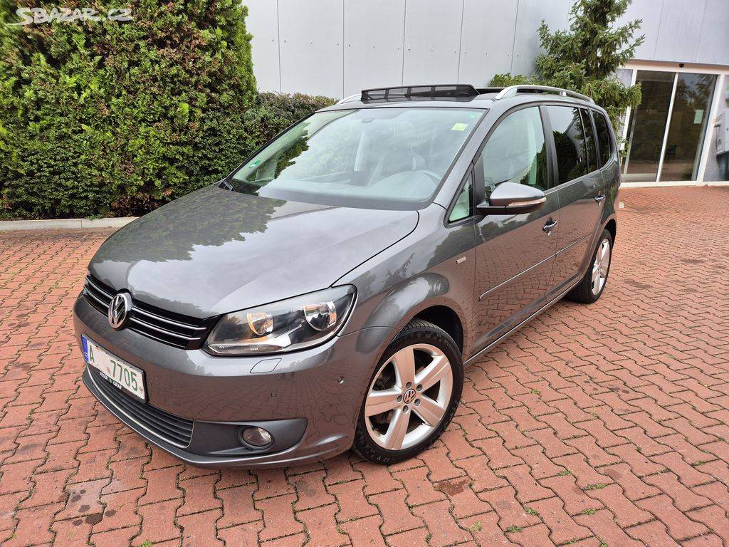 VW Touran 2.0TDI 103kW,7míst,2014,tažné,navi,serviska.