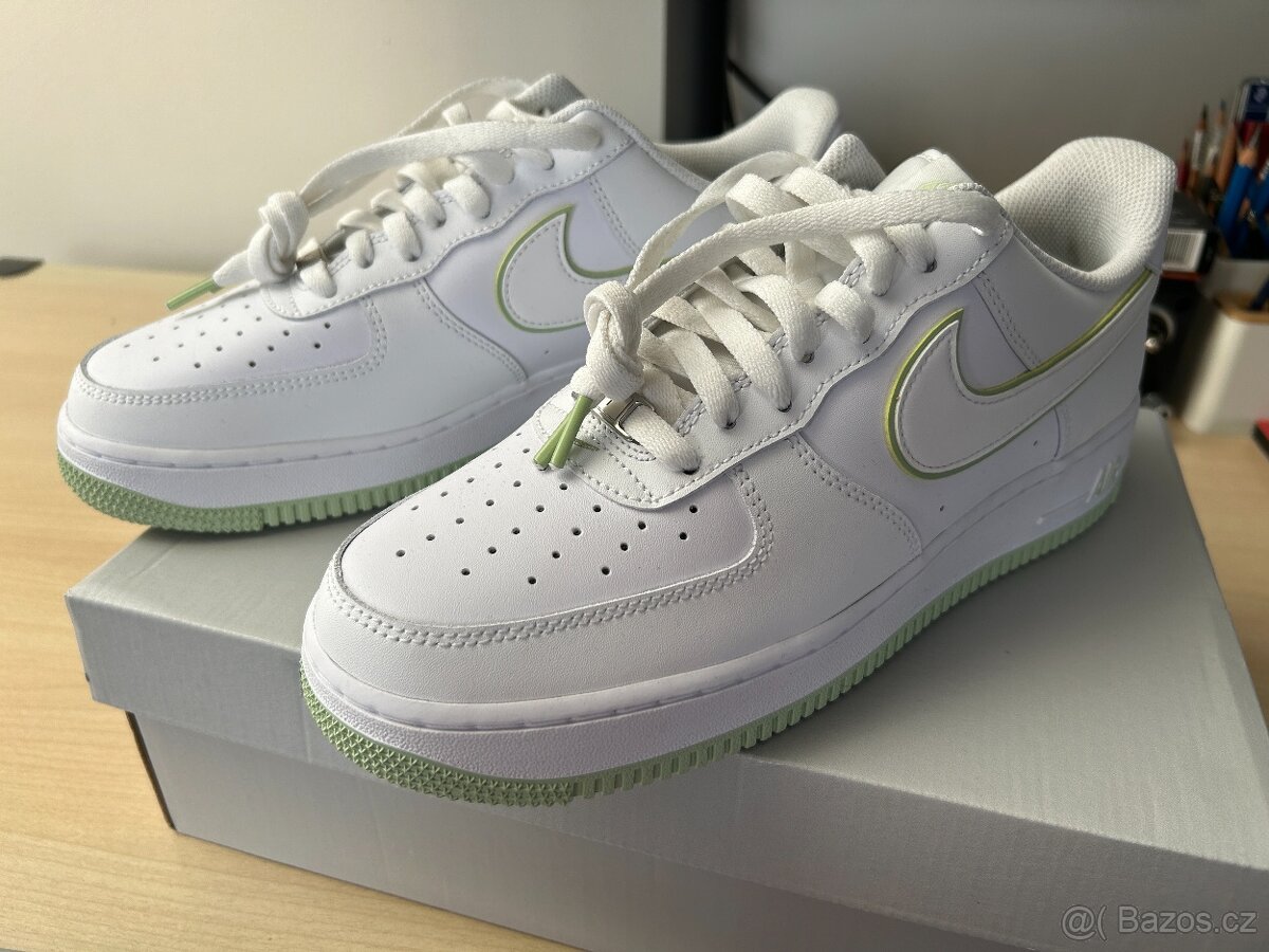 Nike AIR FORCE 1 '07 Tenisky Honeydew White VEL. 42.5 (NOVÉ)