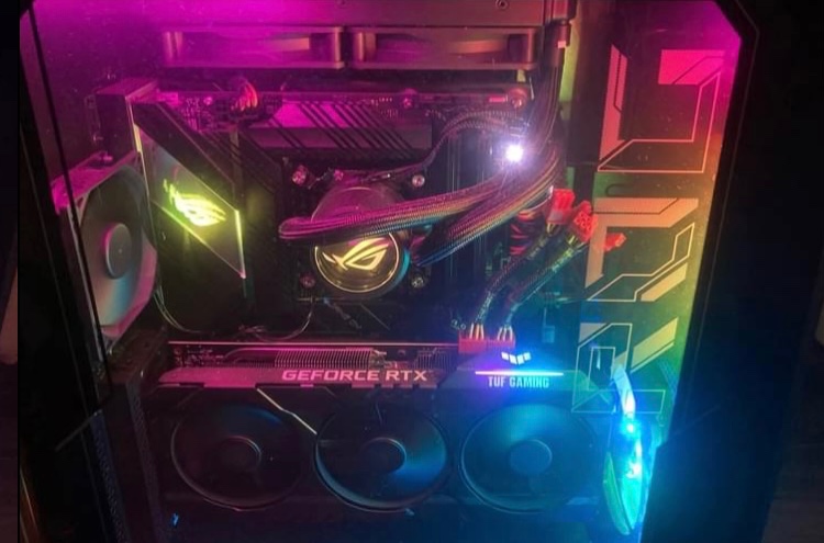 HerníPC ROG RTX 3080, i7 11700KF + monitor, klávesnice a myš