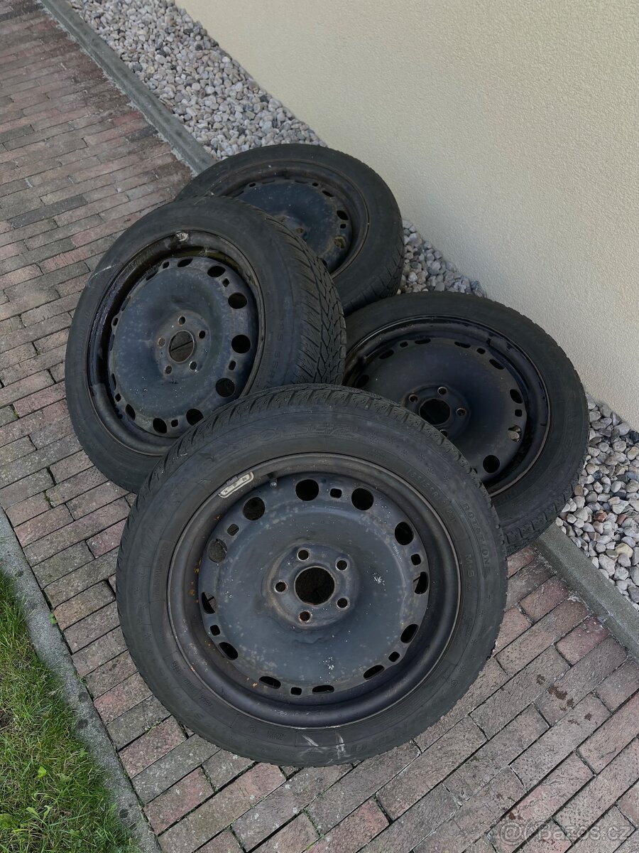 Plechové disky se zimním pneu 5x100 15 s pneu 185/55 R15