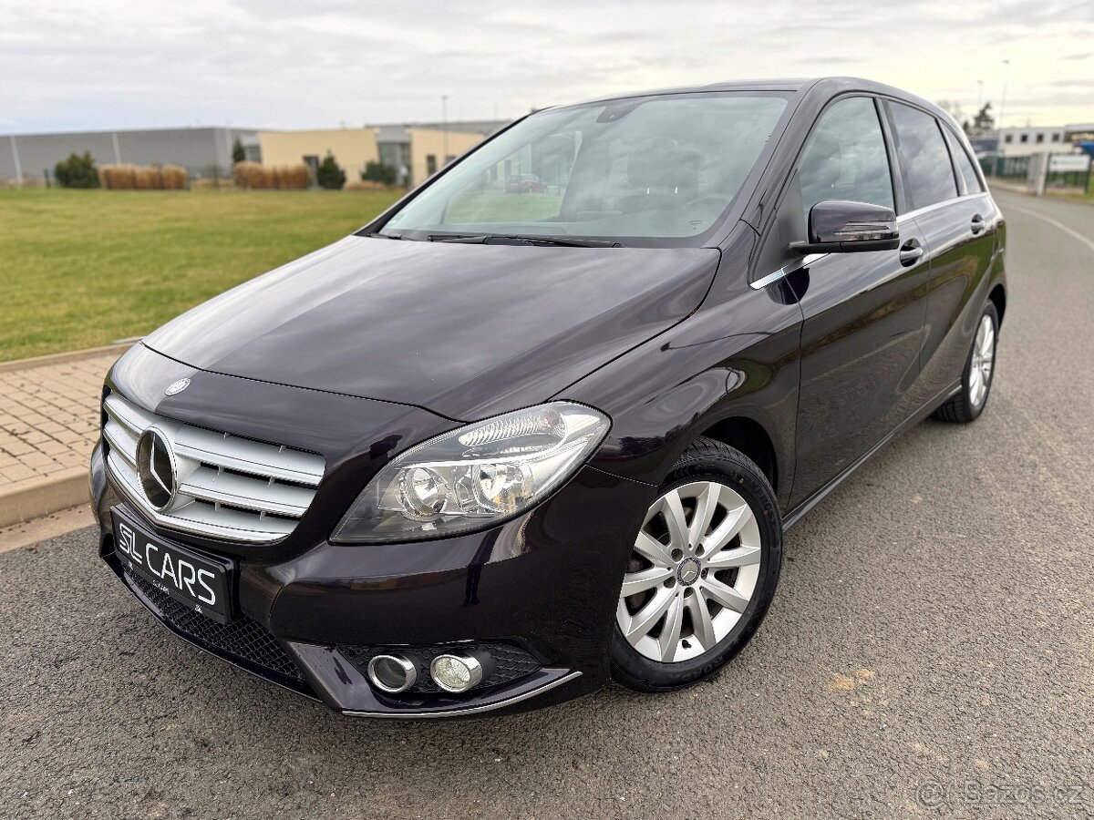 MERCEDES-BENZ B180 CDI //2014 168.000 KM NAVI KAMERA TAŽNÉ