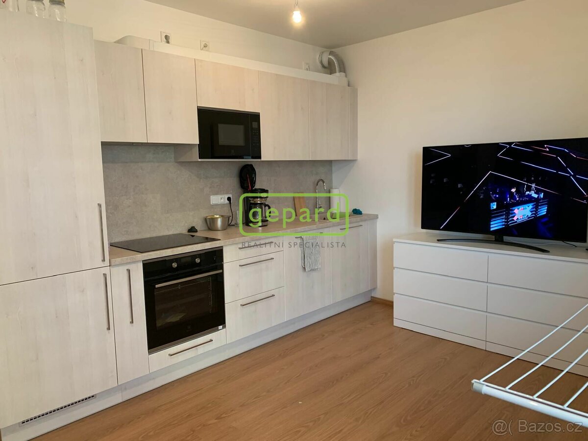 Pronájem bytu 1+kk/B, 29,5 m2 + 5,4 m2, Praha – Hostivař