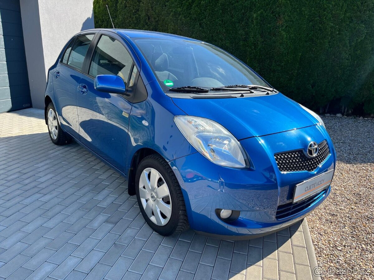 benzínová Toyota Yaris 1.3 105000km 64kW  bez náznaku koroze