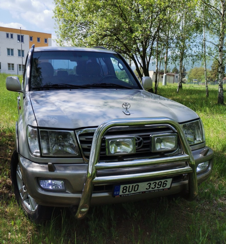 Toyota Landcruiser LC100