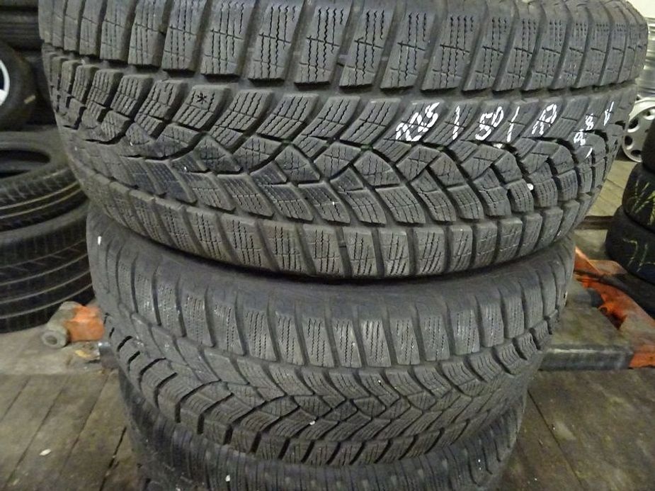 Zimní pneu Goodyear Ultragrip, 225/50/17, 2 kusy, 7,5 mm