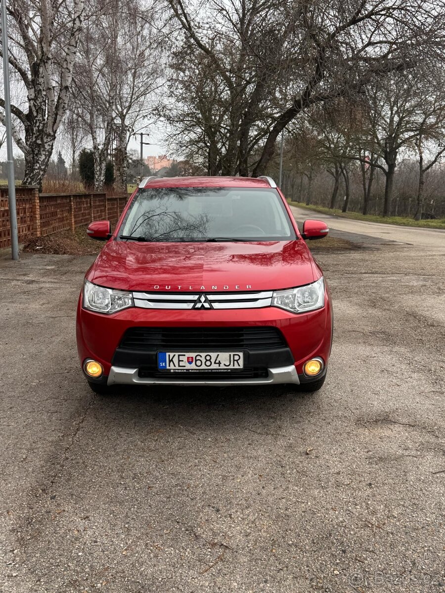 Mitsubishi Outlander 2.2 diesel  7 miest 4WD