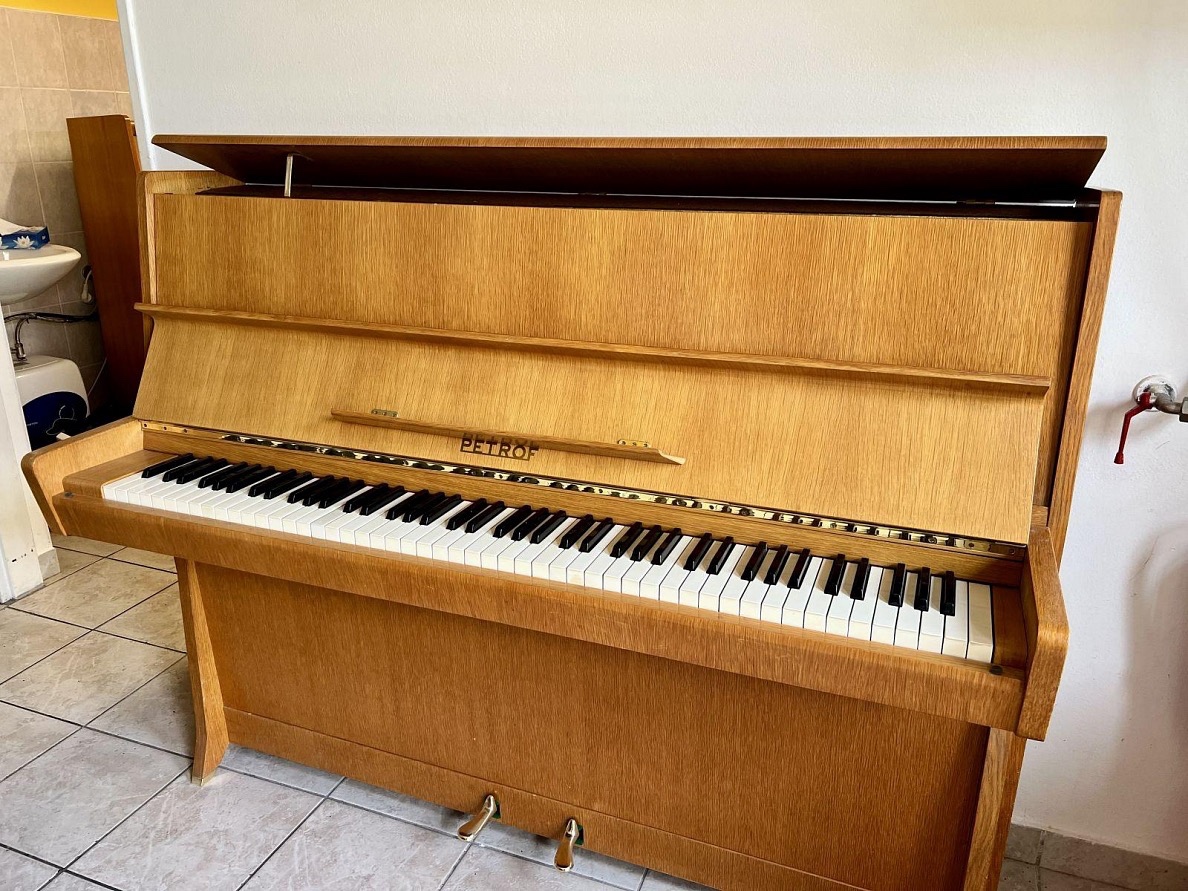 Pianino Petrof 114 K1