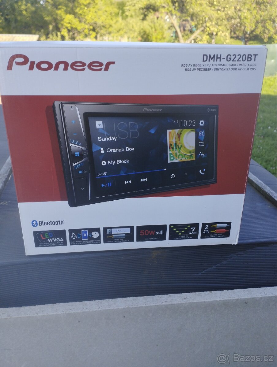 Multimediální autorádio Pioneer DMH-G220BT