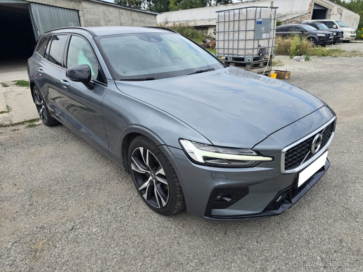 Volvo V60 D4 R-Design A/T, POJAZDNE, DPH, SERVISKA,