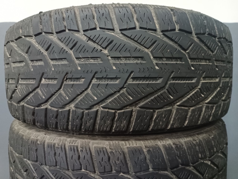 225/45 R17 SEBRING (4122)