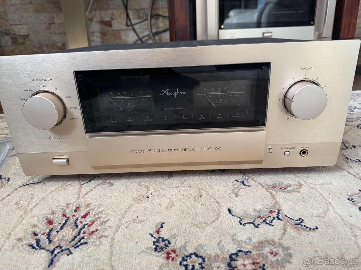 Accuphase E-550