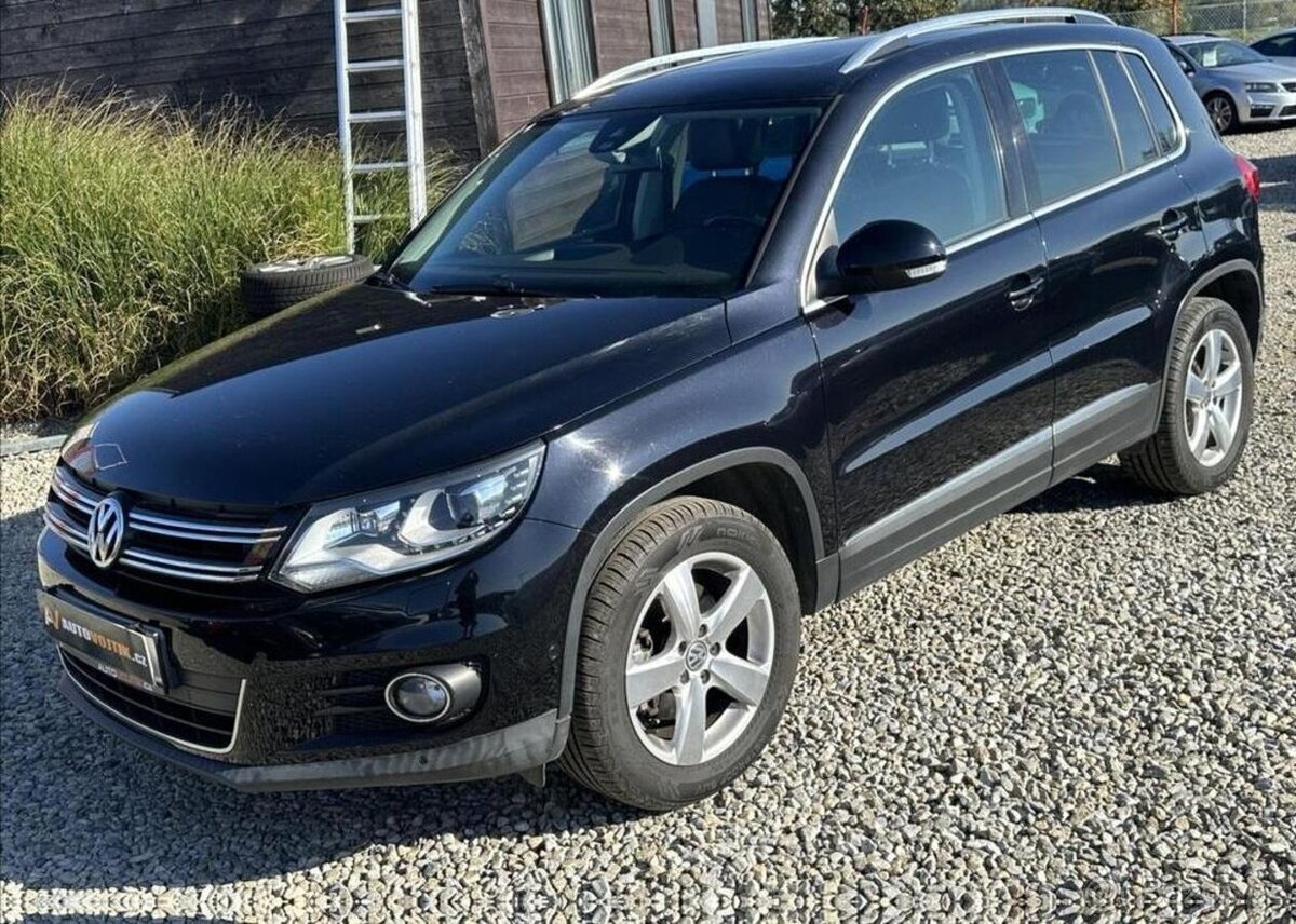 Volkswagen Tiguan 2,0 4X4 DSG PANORAMA KŮŽE F1 nafta