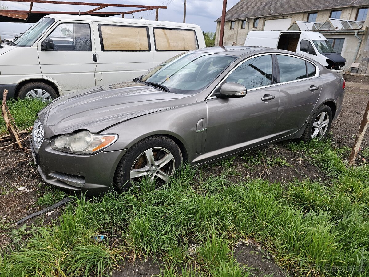 Jaguar XF 2.7 v6 152kw VADA ZÁVADA